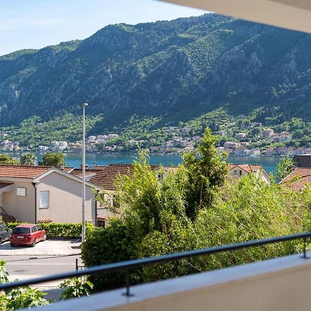 C Group Apartments Kotor Luaran gambar