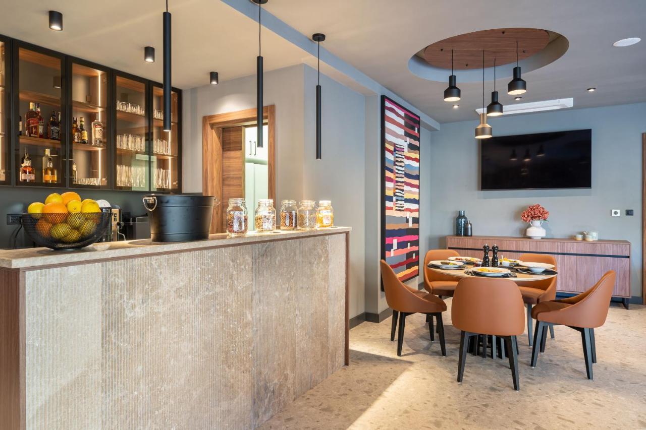 C Group Apartments Kotor Luaran gambar