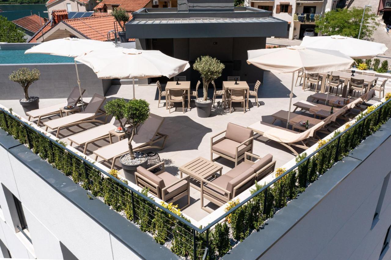 C Group Apartments Kotor Luaran gambar