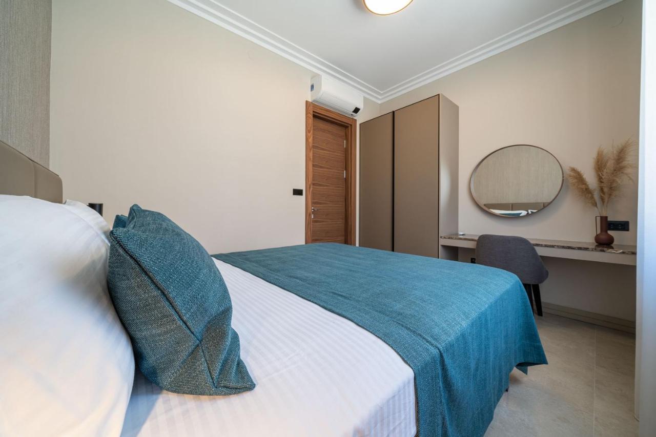 C Group Apartments Kotor Luaran gambar
