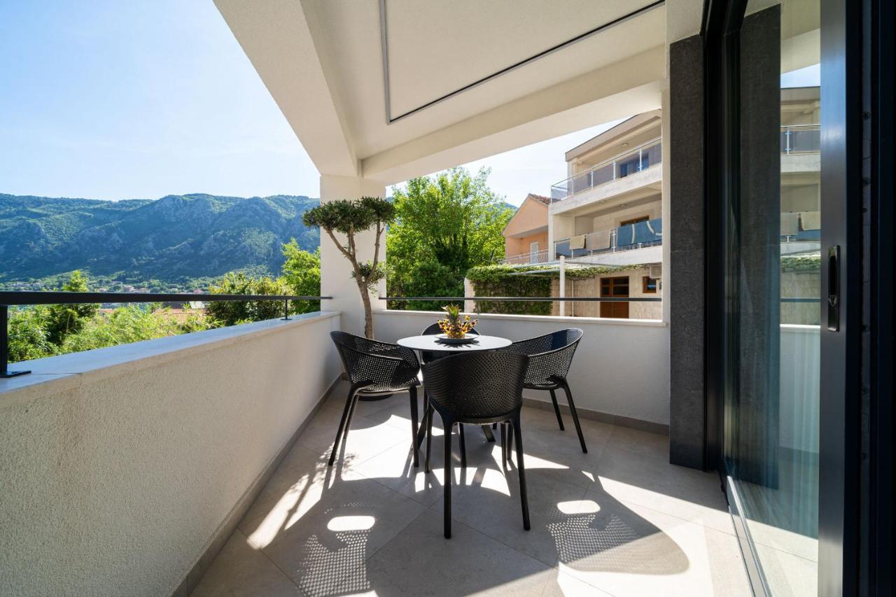 C Group Apartments Kotor Luaran gambar